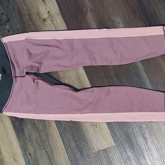 Fabletics lot & Reebok - Picture 5 of 7